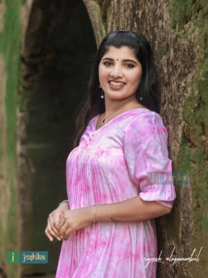 LINEN SATIN PLEATED KURTA