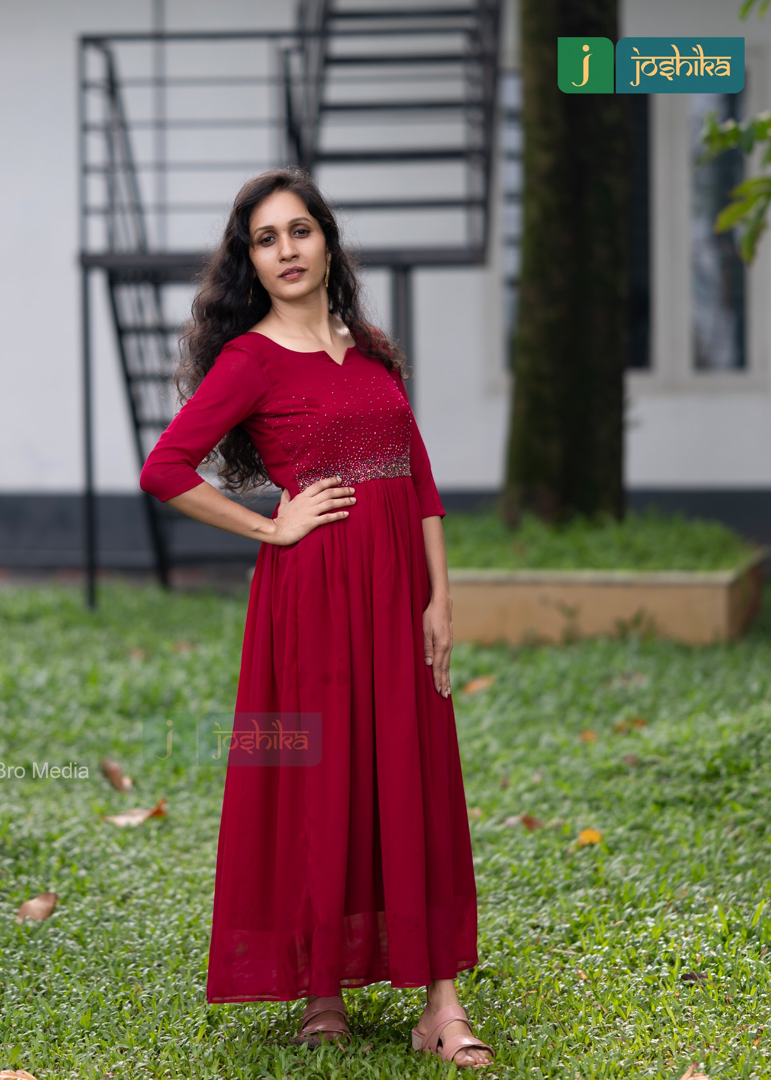 HAND EMBROIDERED GATHERED GEORGETTE KURTA - Image 4
