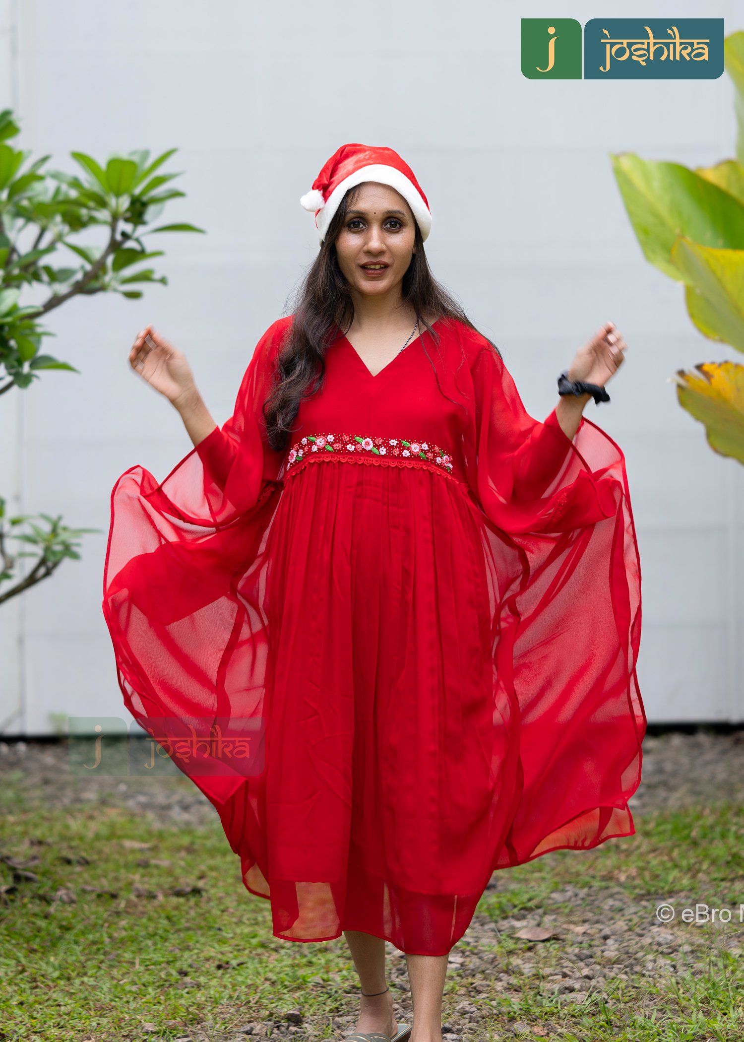 FLORAL EMBROIDERED RED KAFTAN