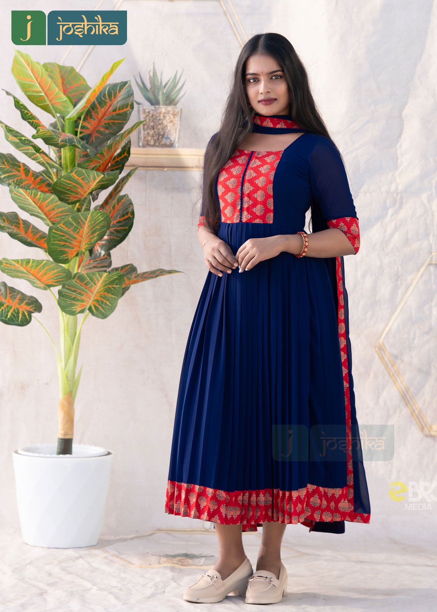 INDIGO ELEGANCE PLEATED KURTA AND DUPATTA WITH AJTRAKH DETAILING - Image 6