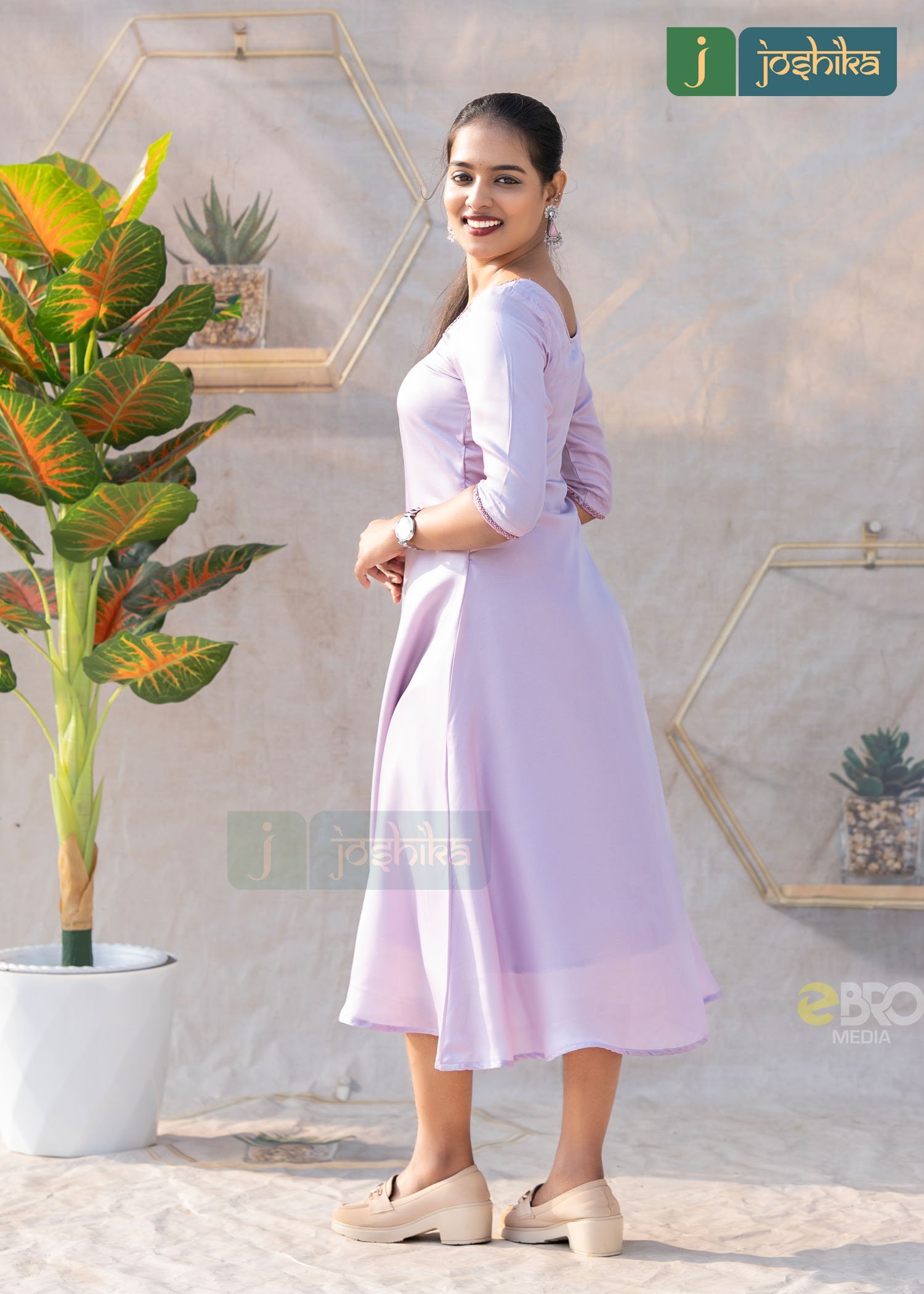 PASTEL A-LINE KURTA WITH HANDCRAFTED EMBROIDERED DETAILING - Image 3