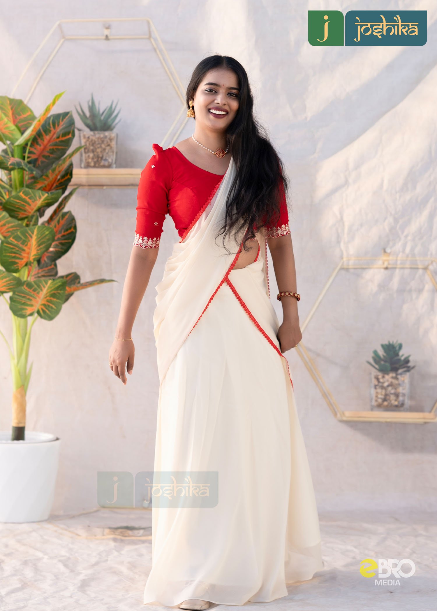 GRACEFUL ETHNIC DAVANISET IN IVORY WITH RED ACCENTS - Image 5