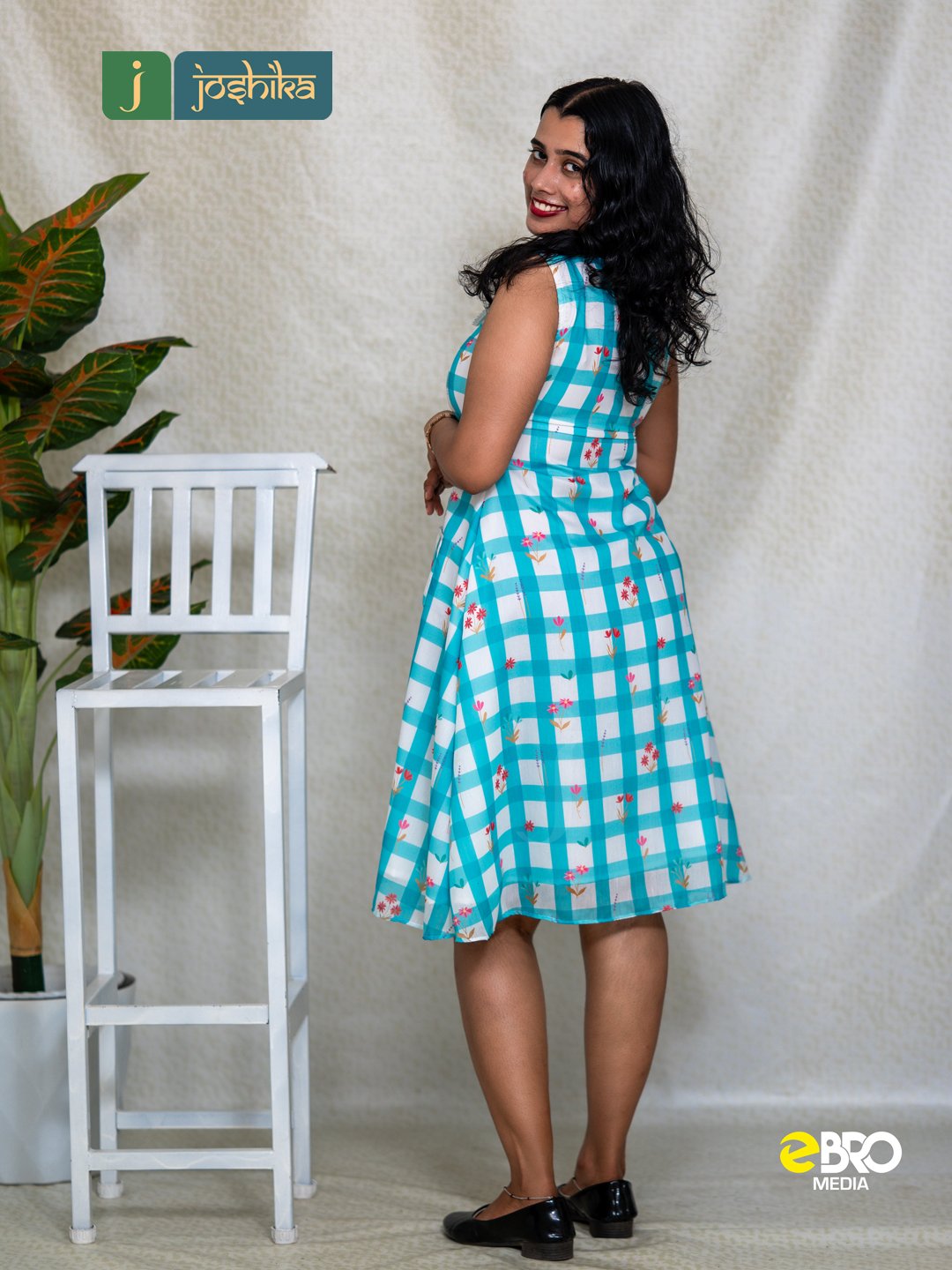 Cyan Floral Checkered Summer Kurta - Image 3
