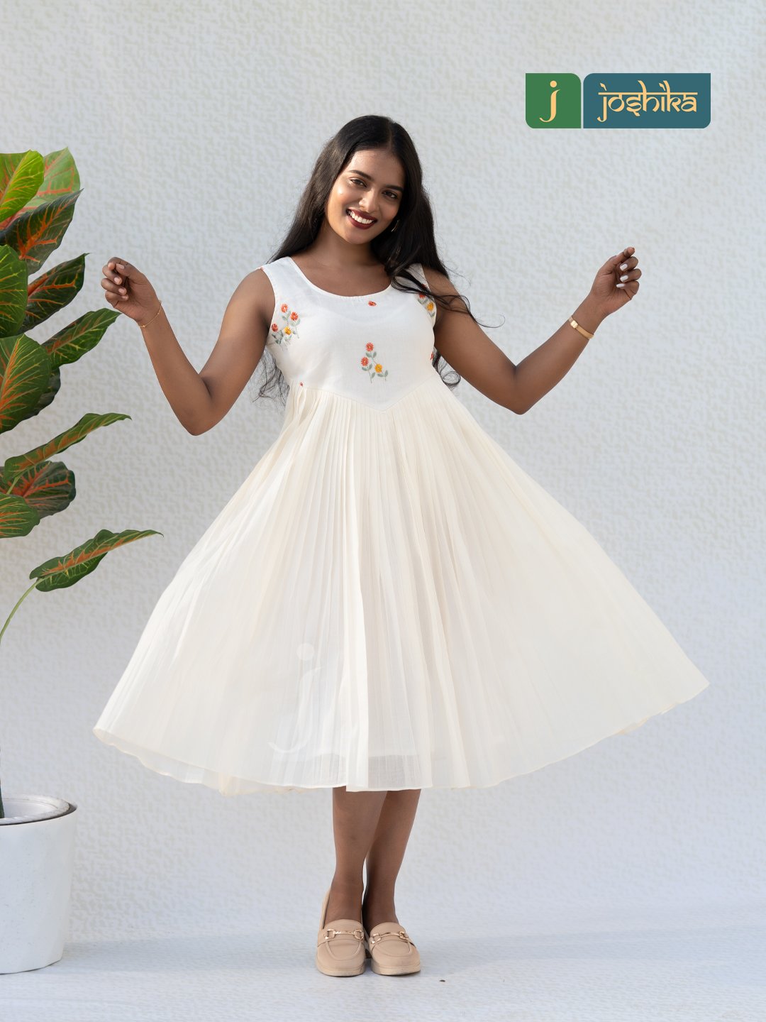 Sleeveless Cotton Floral Embroidered Pleated Midi Dress - Image 6