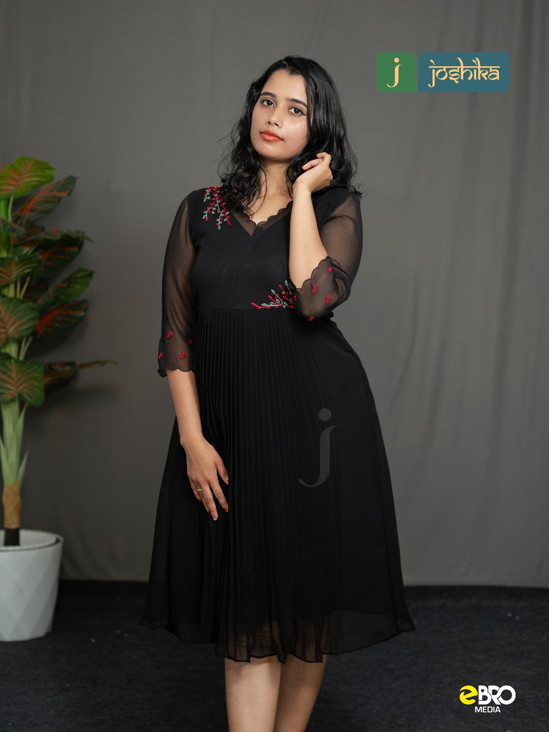 Midnight Elegance Georgette Pleated Kurta - Image 2