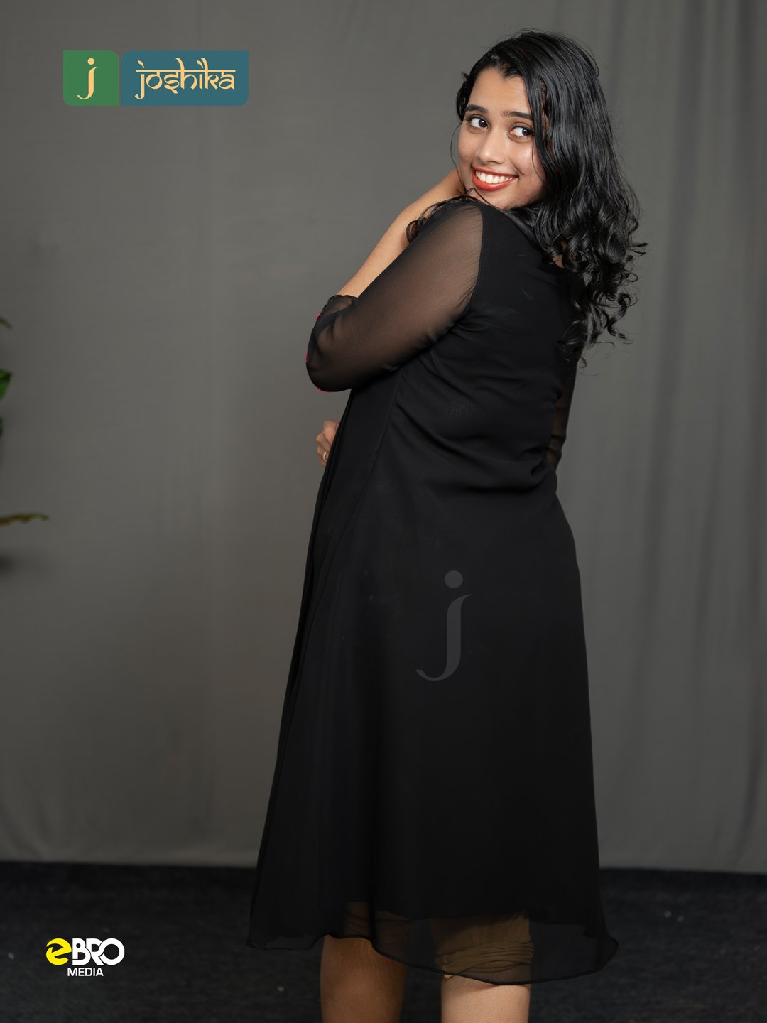 Midnight Elegance Georgette Pleated Kurta - Image 4