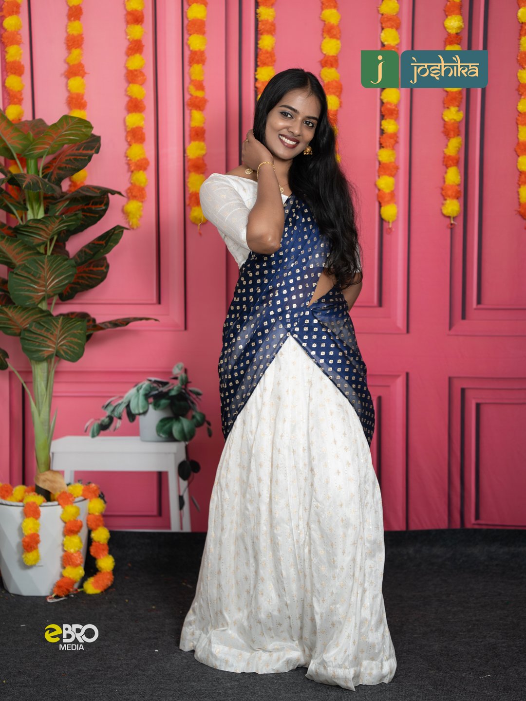 Onam Heritage Ivory & Navy Blue Davani Set - Image 3