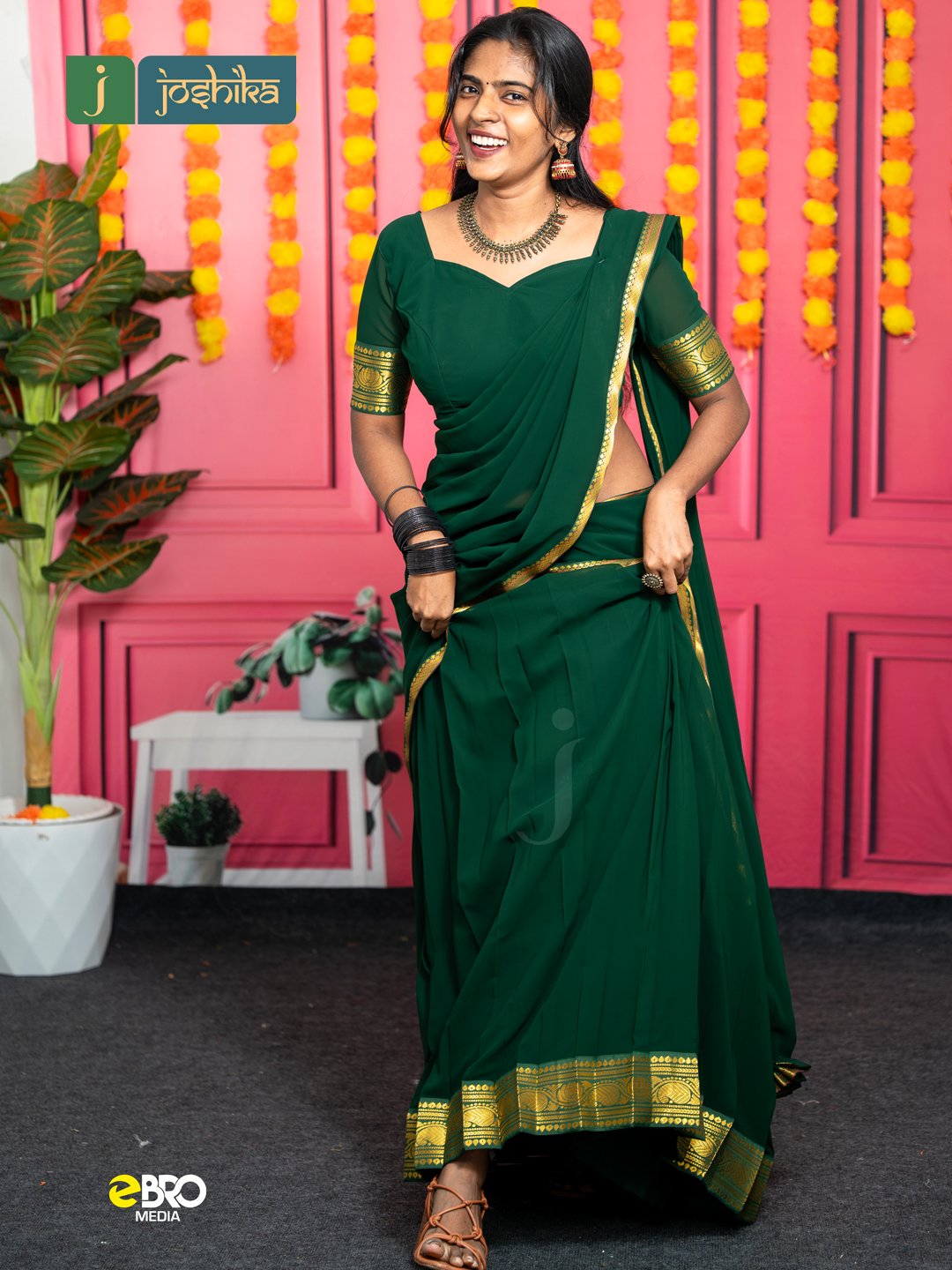 Traditional Kerala Davani with Golden Kasavu Border - Green - Image 3