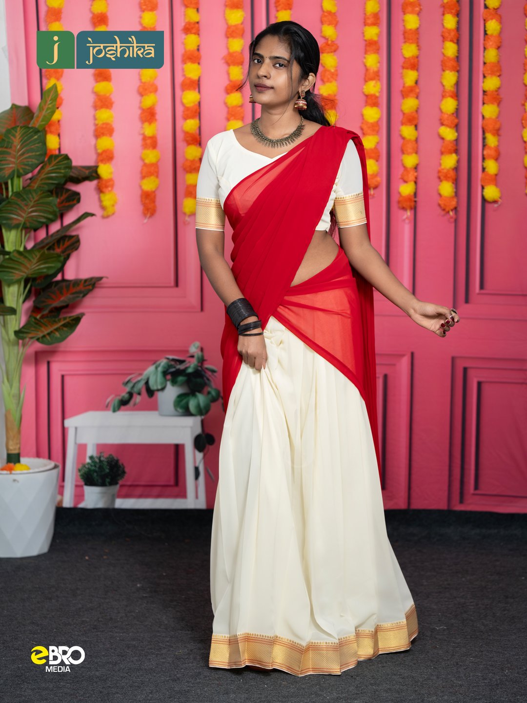 Traditional Kerala Davani with Golden Kasavu Border - CREAM - Image 6