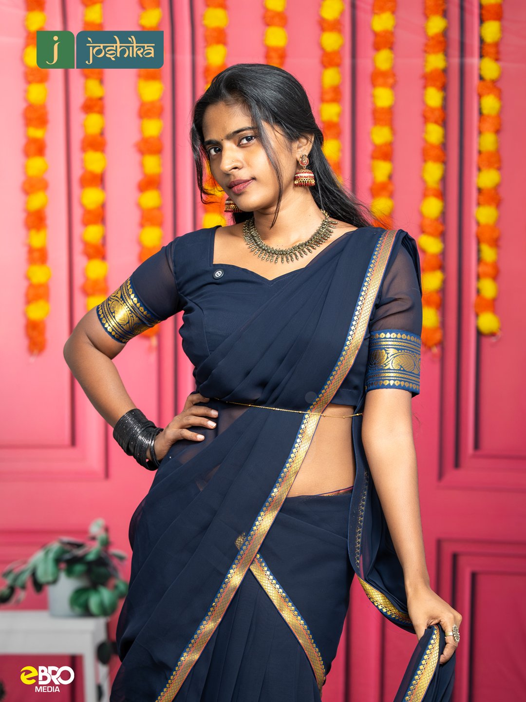 Traditional Kerala Davani with Golden Kasavu Border Navy Blue - Image 5
