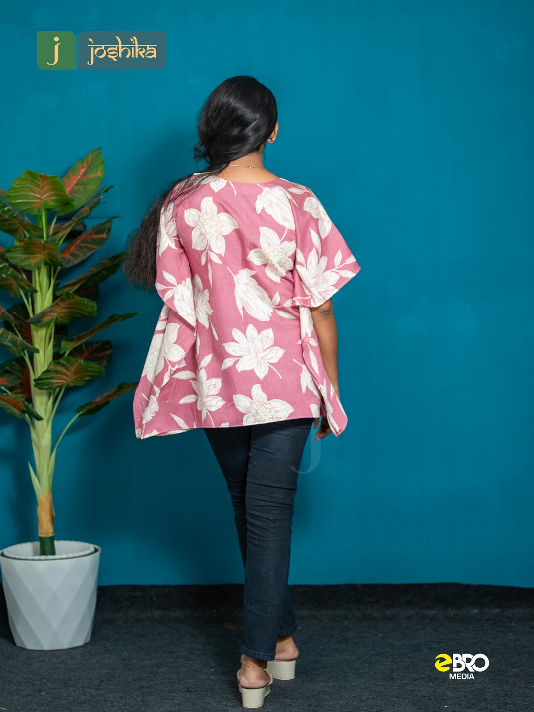 Pink Floral Printed Short Kaftan - Image 5
