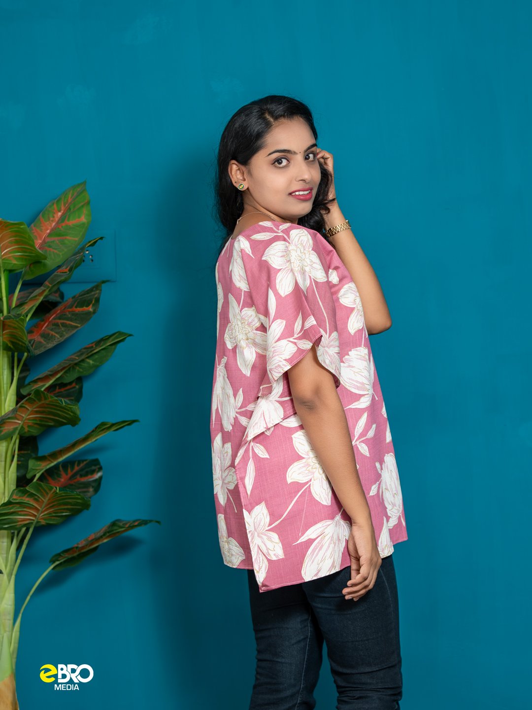 Pink Floral Printed Short Kaftan - Image 6