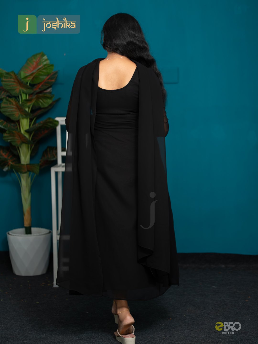 Georgette Kurta with Gold Handwork & Sheer Sleeves - Image 3